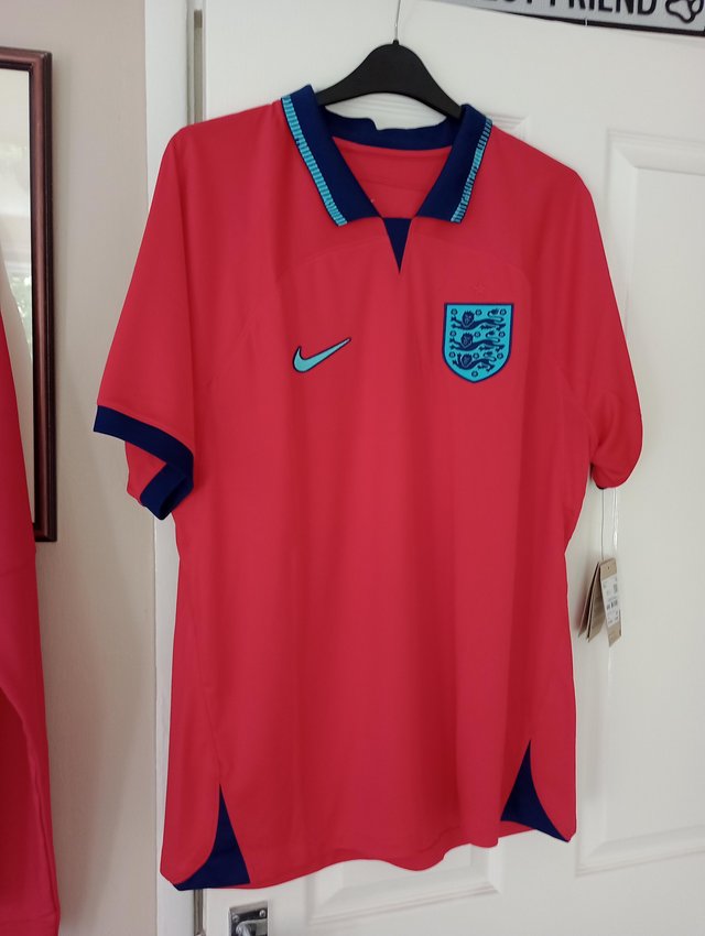 Preview of the first image of Brand new England 2XL football shirt.