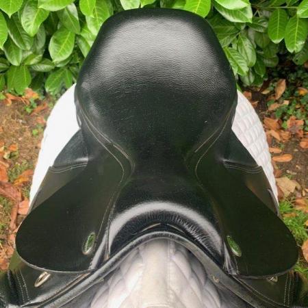 Image 7 of Thorowgood T8 17 inch cob saddle