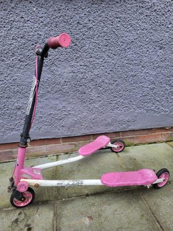 Image 1 of Scooter- Swing Wiggle V- Flex Tri Wheel