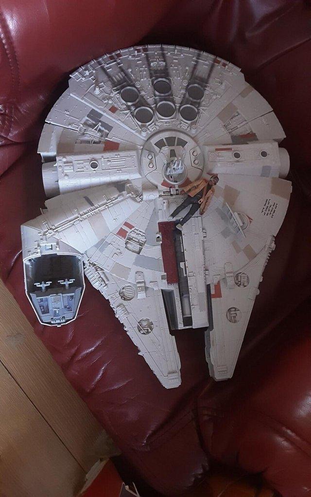 Preview of the first image of Large 2008 Star Wars Millennium Falcon 22"x 16".