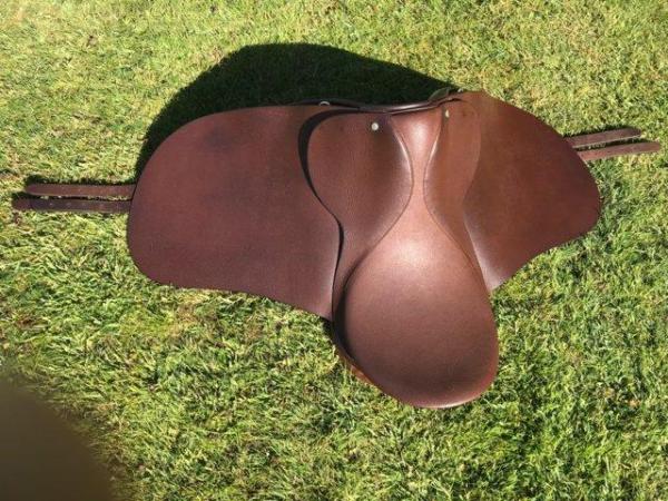Image 5 of Ideal 17in Dressage Saddle, Excellent Condition
