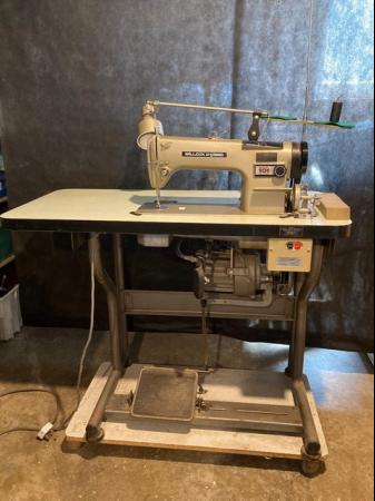 Image 2 of Lockstitch sewing machine-Willcox and Gibbs Model 101