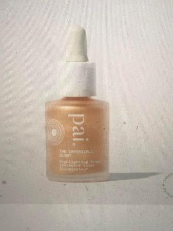 Image 2 of Pai the impossible glow highlighting drops