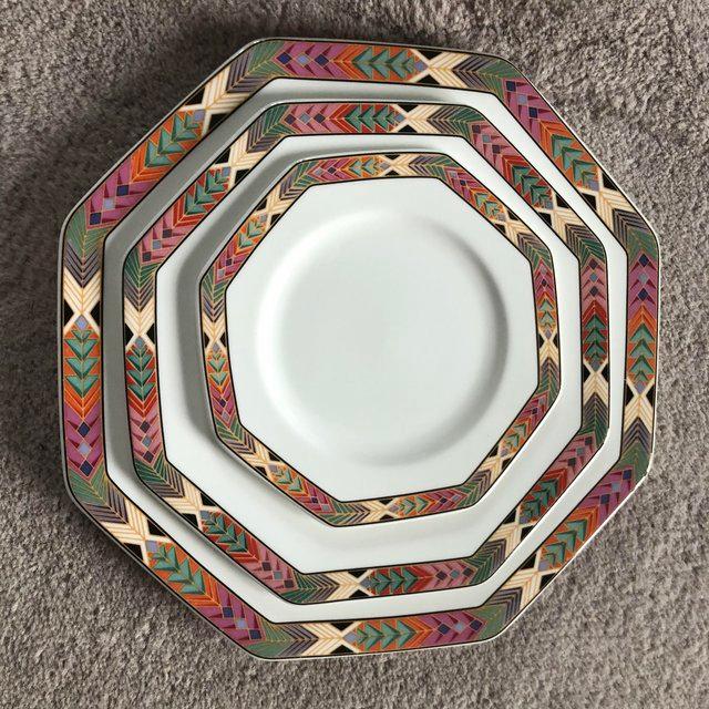Preview of the first image of Villeroy and Boch Cheyenne pattern plates and bowls.