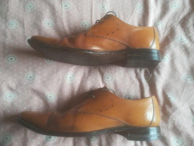 Preview of the first image of Mens quality loak dress leather shoes size 11.