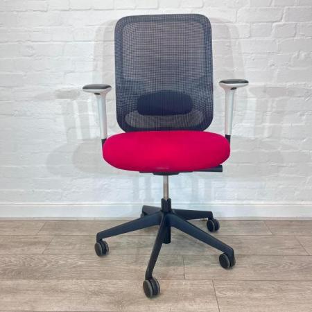 Image 1 of orangebox do mesh chair - PINK / WHITE / BLACK