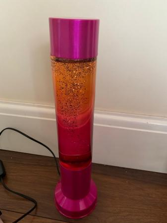 Image 3 of Gorgeous Pink Glitter Lava Lamp