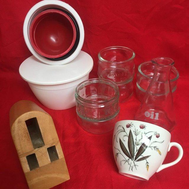 Preview of the first image of Various kitchen items. 50p per item/photo. CUP SOLD!.