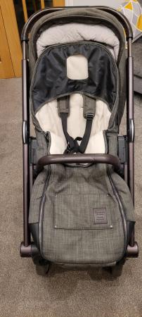 Image 1 of Mutsy pram and travel system + Kiddy ISOFIX car seat