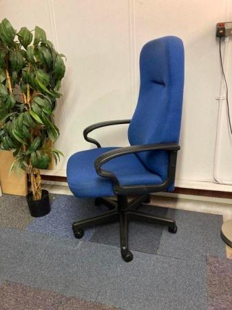 Image 5 of Comfortable blue office swivel/desk/task/computer chair