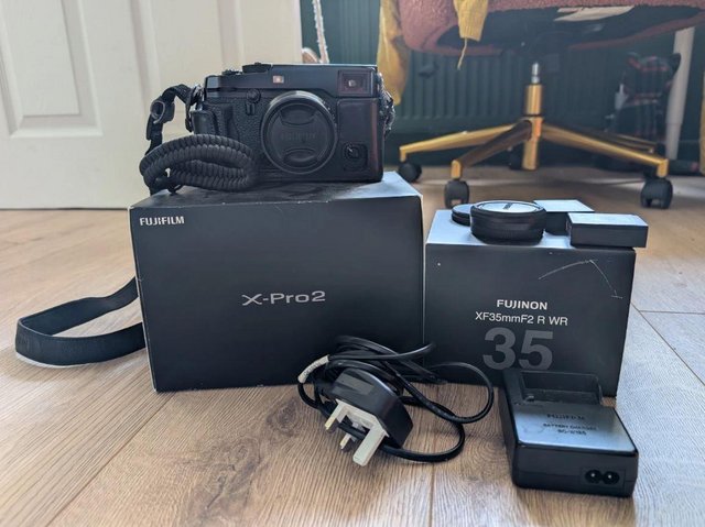 Fujifilm X-Pro2 Mirrorless Digital Camera and XF 35mm F2 XF 