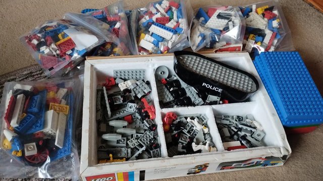 Preview of the first image of Assorted loose lego - 2.5kg.