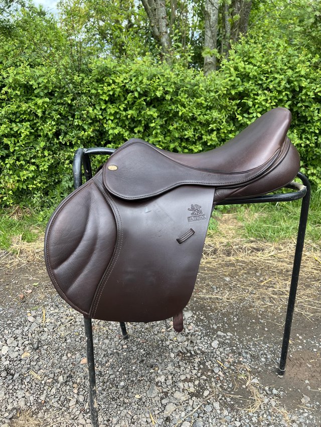 Preview of the first image of Fairfax plain flap jump saddle.