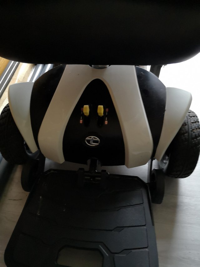 Preview of the first image of VENTURE Mobility Powerchair Scooter.