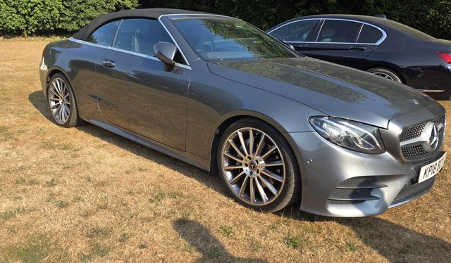 Mercedes E220D Amg line premium Auto convertible — photo 3 of 3