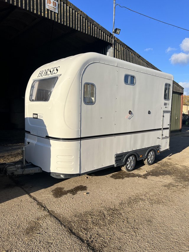 Preview of the first image of 2007 Equi Trek large show Treka Trailer.