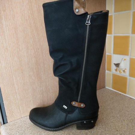 Image 1 of Boots black leather below knee