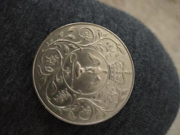 Image 2 of Elizabeth II 1977 £5 Coin