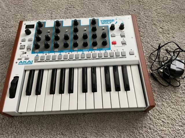 Preview of the first image of Akai Timbre Wolf Analogue Synth.