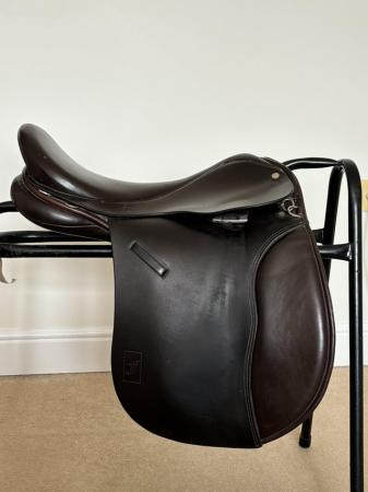 Image 3 of 16.5 extra wide English leather saddle