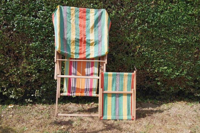 Image 2 of Vintage wooden deck chair with leg rest and canopy