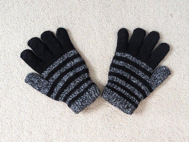 Preview of the first image of Mrs Glove, Kids Fleece Lined Wool Winter Gloves, Age 5-8.