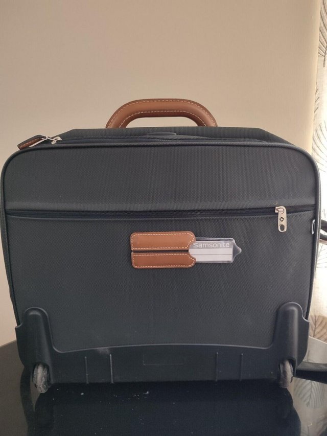 Preview of the first image of SAMSONITE - CABIN LUGGAGE - ON WHEELS.