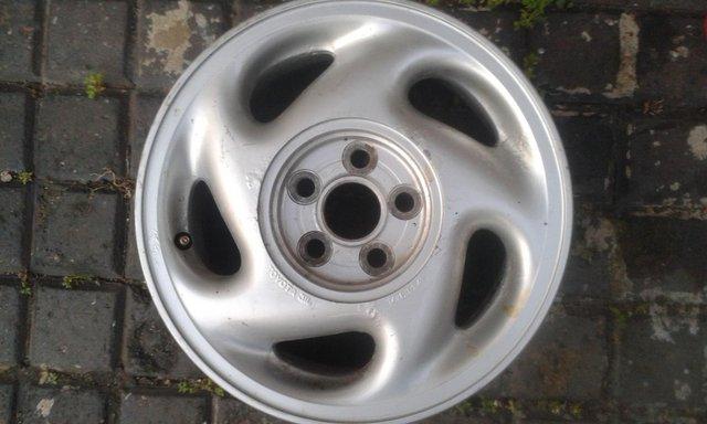 Preview of the first image of Toyota Celica MK5 ST182 Gen5 - Factory OEM Alloy Wheel.