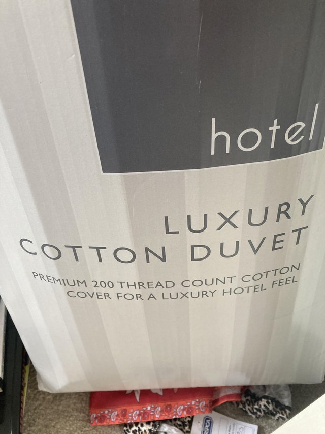 Preview of the first image of King size Hotel luxury quilt.