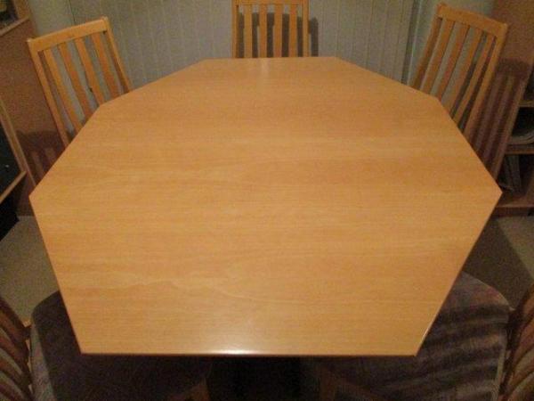 Image 2 of Extending Dining table and 6 Chairs