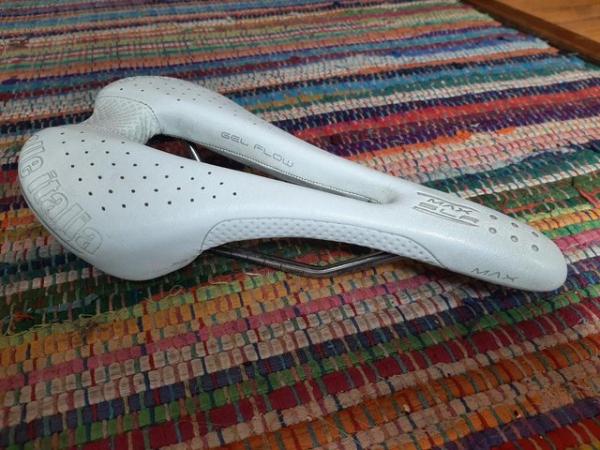 Image 2 of Selle Italia SLR Max Gel Flow- Very Good Condition