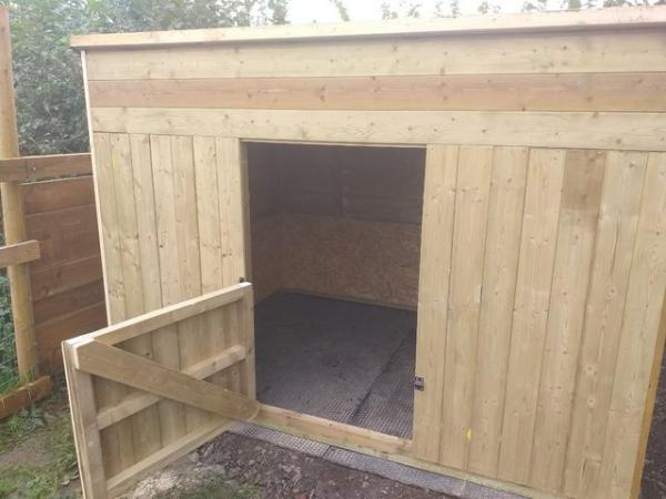 Image 5 of 8ft x 5ft x 5'6'' field pony shelter