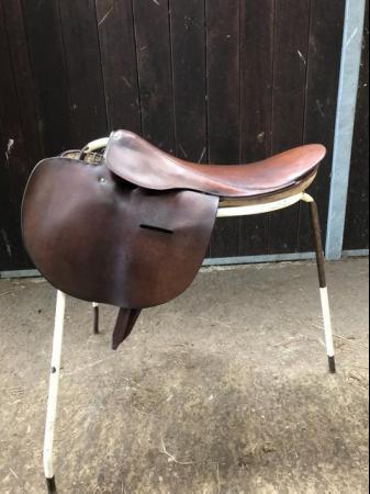 Image 1 of 18" leather racing saddle