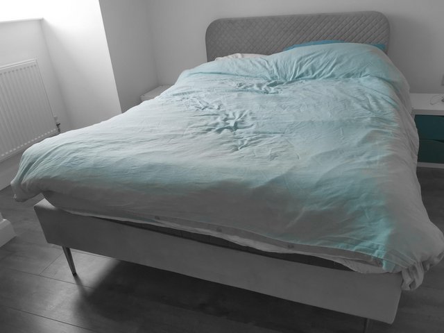 Preview of the first image of Boxed - Double bed - velvet grey.