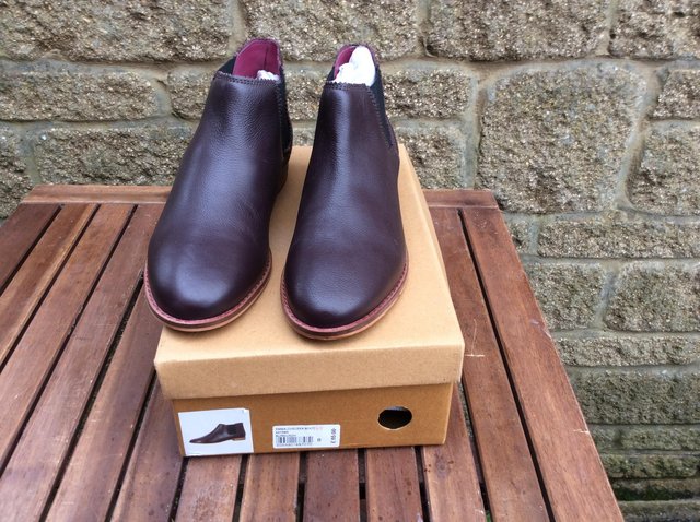 Preview of the first image of Women’s brand new boots in box size 8 colour Burgandy.
