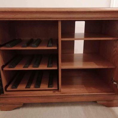 Image 6 of Immaculate Solid Oak TV or Games Storage Cabinet Cupboard