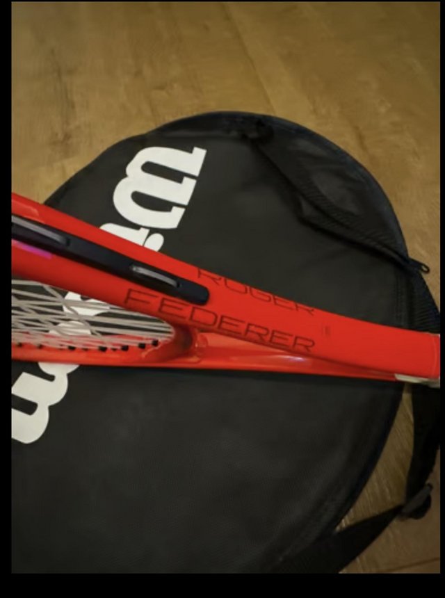Preview of the first image of Tennis racquet Wilson Roger Federer 25.