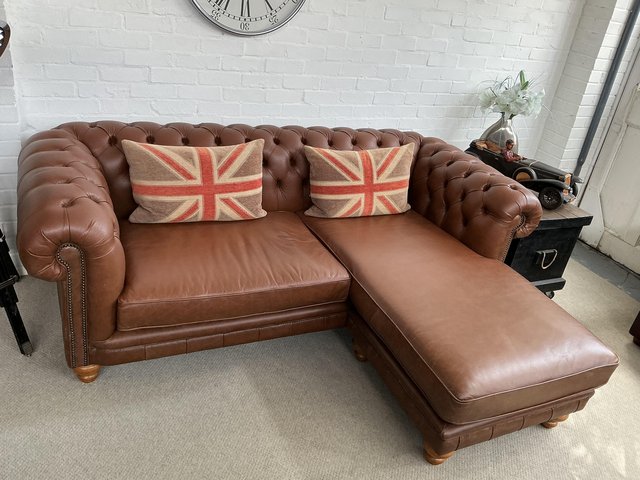 Saddle tan leather chaise loungue chesterfield sofa. Deliver — photo 3 of 4