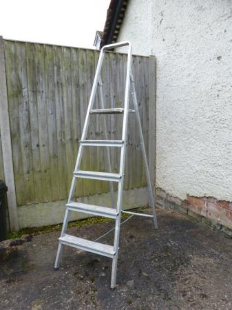 Image 1 of Aluminium Step Ladder With 5 Steps