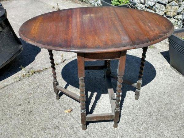 Image 2 of Antique, oak drop leaf (gate-leg) table