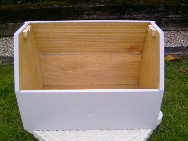 Image 2 of Wooden Ethos bread bin with lid