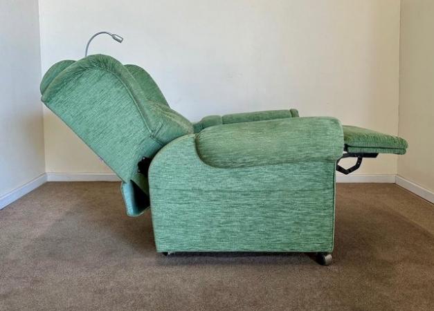 Image 19 of LUXURY ELECTRIC RISER RECLINER GREEN CHAIR ~ CAN DELIVER