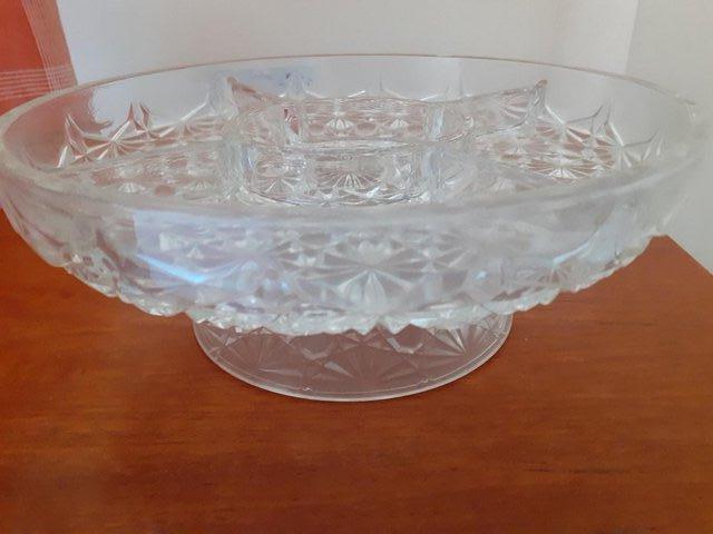 Preview of the first image of VINTAGE CRYSTAL GLASS SERVING DISH.