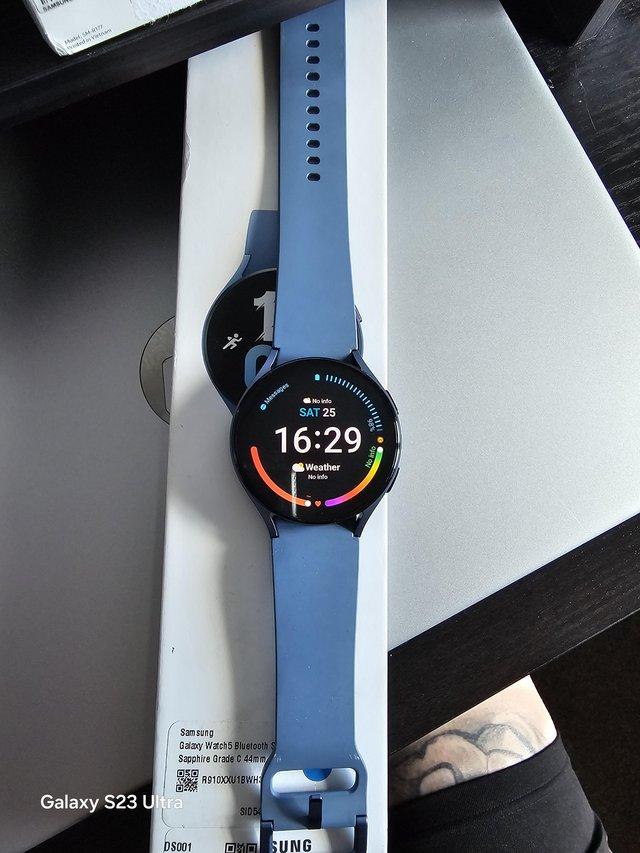 Preview of the first image of Samsung galaxy watch 5 45mm.