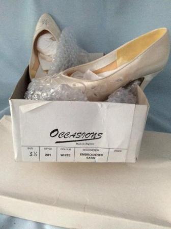 Image 2 of Embroidered wedding shoes in white