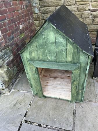 Image 5 of Wooden dog kennel made from recycled wood