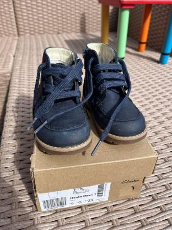 Image 1 of Clarks Toddler boots size 5G navy