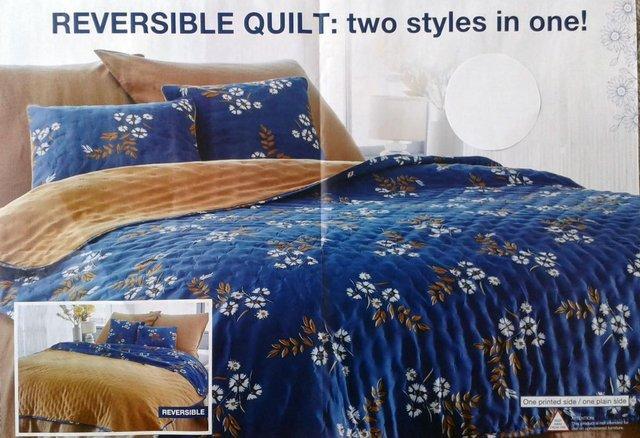 Image 3 of NEW Reversible Floral Quilt two styles in one.( 160 x 160cm)