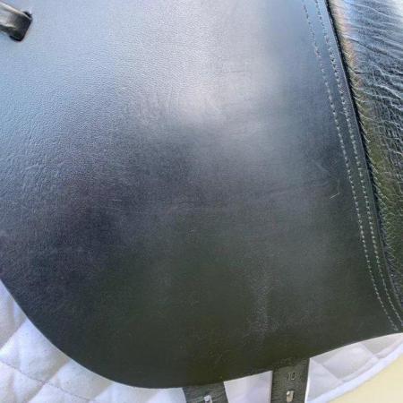 Image 13 of Kent & Masters 17.5” S-Series High Wither Dressage saddle