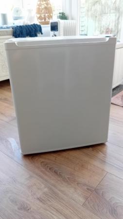Image 3 of White Tabletop fridge with ice box